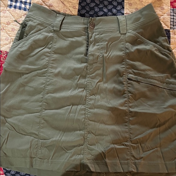 Duluth Trading Co Pants - Duluth Trading Co Green Skort